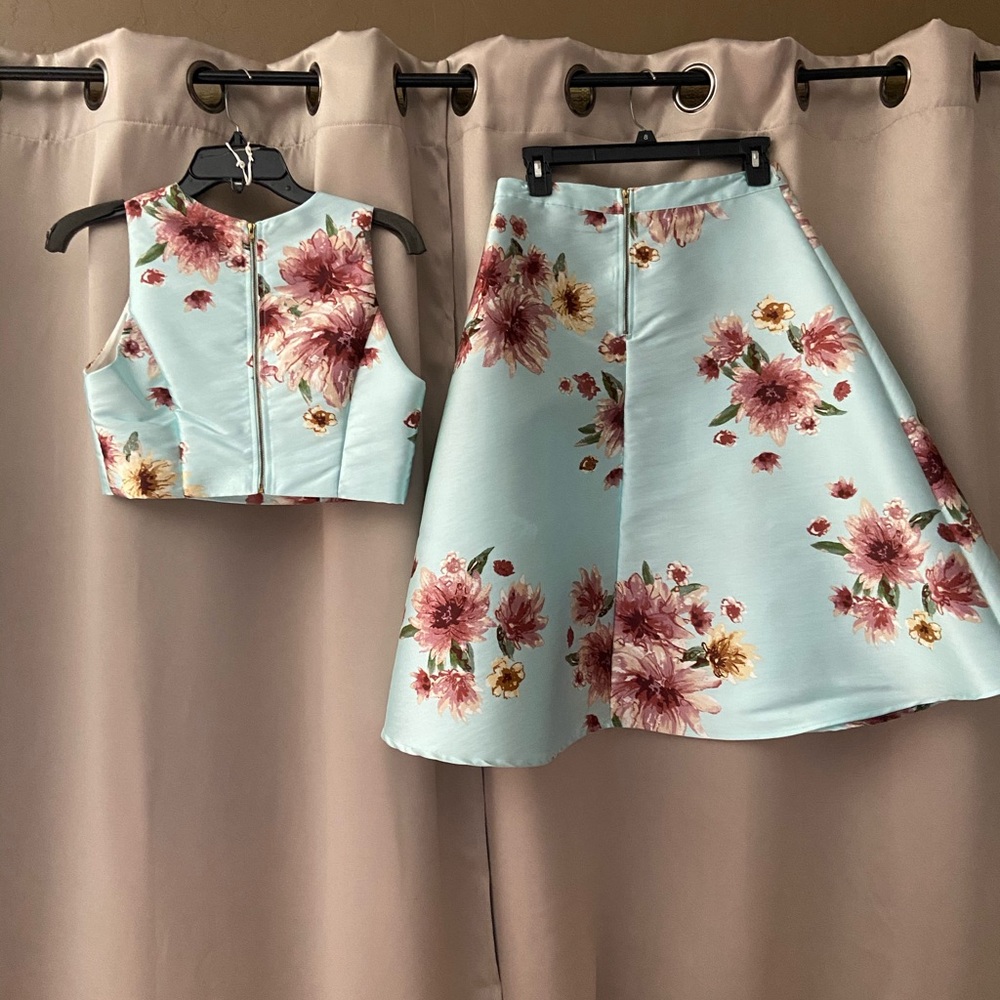 Forever 21 adorable two piece shirt and halter top